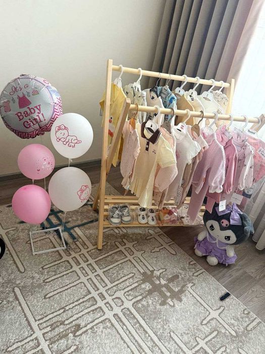 Напольная вешалка для детской одежды