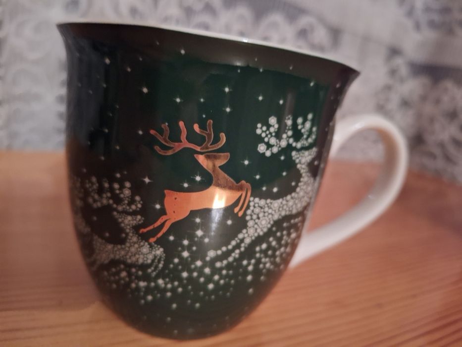 Коледна чаша с вместимост 0.500 литра.