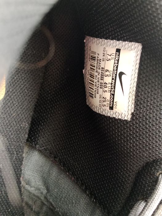 Продам кроссовки