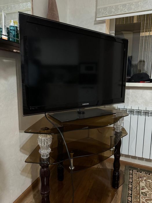 Телевизор , подставка