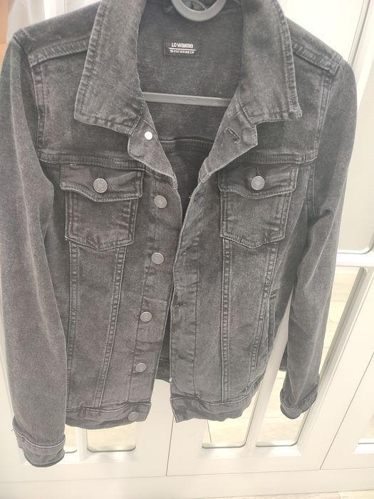 Черно-серая джинсовая куртка на мальчика