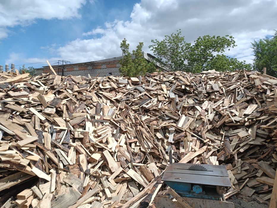 Дрова, опилки с доставкой