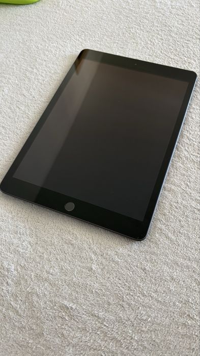 Ipad 8th generation 32 Gb Silver