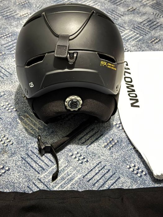 Snowboard kiyim va jixozlari, sotiladi