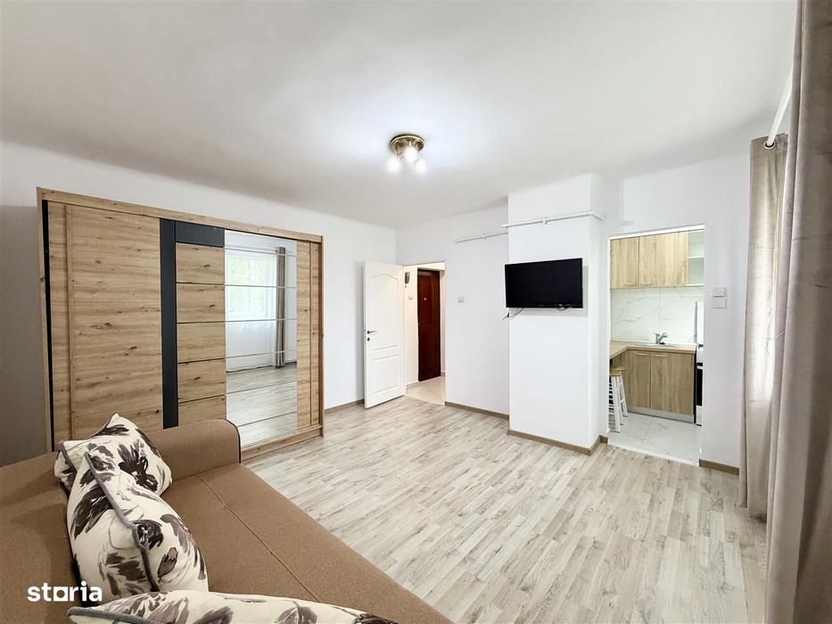 Garsoniera de inchiriat – renovata, prima inchiriere , cu balcon