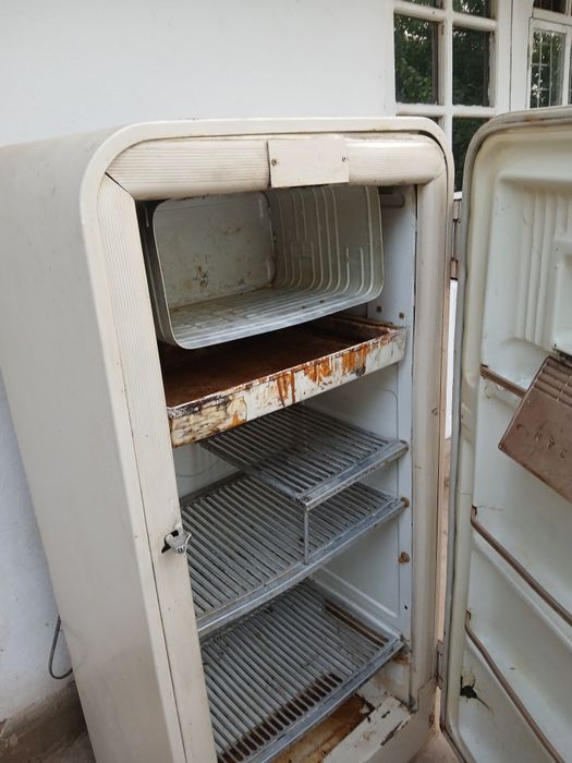 Xaladelnik sotiladi ishlashi zor rassiski  yangi olganim uchun sotyabm