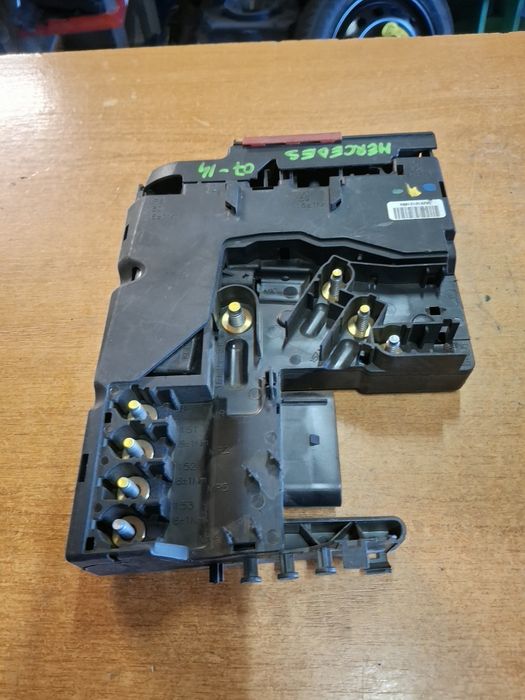 Modul baterie Mercedes W212 W 204 Panou Siguranțe  Mercedes W203  1.8i