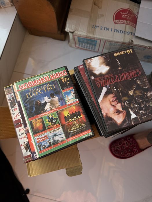 Кассеты (фильмы и мультфильмы)