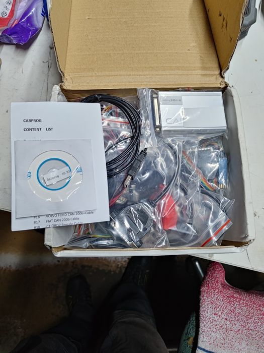 Carprog 10.93 cu set de cabluri