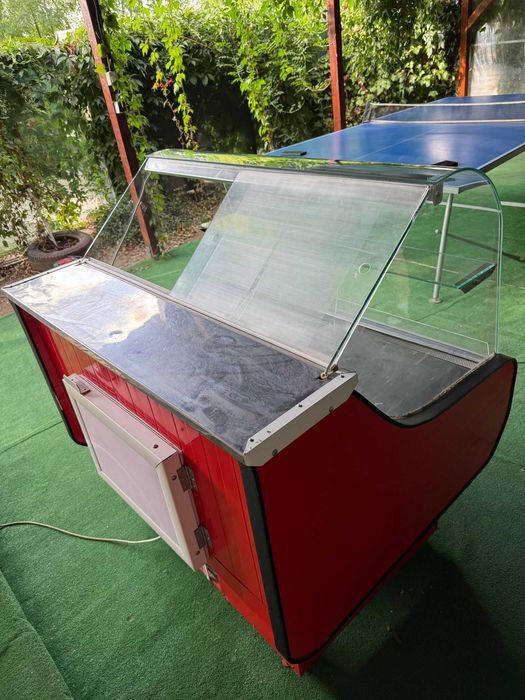 Lada frigorifica mezeluri