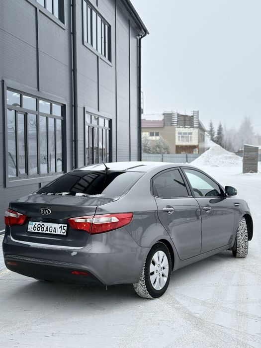 Продам Kia Rio 2013 год