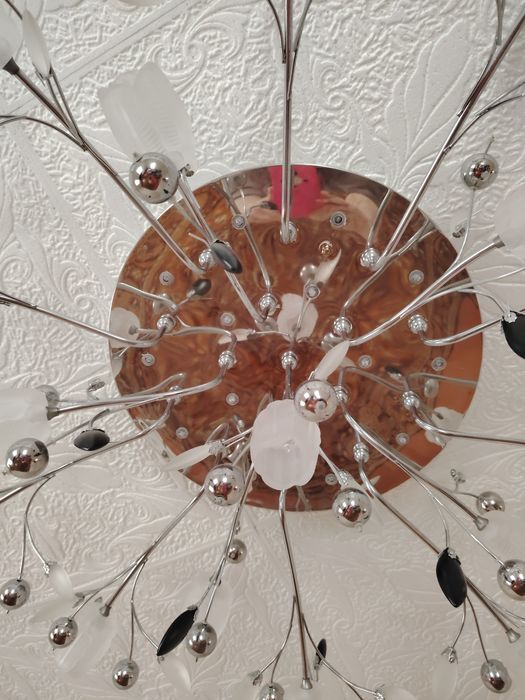 Продам люстру б/у