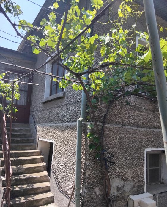Продава къща в гр.Дупница