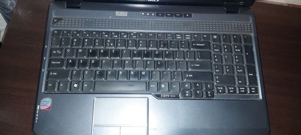 Vând laptop  Acer Aspire 5735