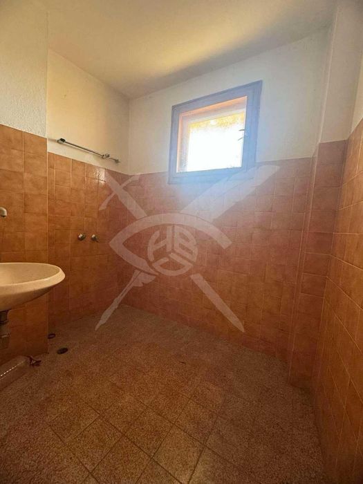 Продава се Къща в Асеновград - 620 кв.м за 1000 €/кв.м - Снимка #4