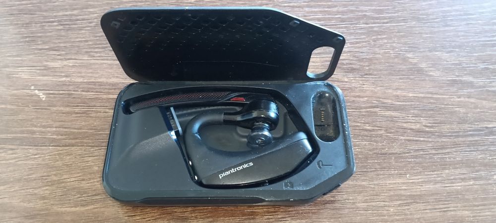 Casca Plantronics Voyager 5200 UC  stare foarte buna
