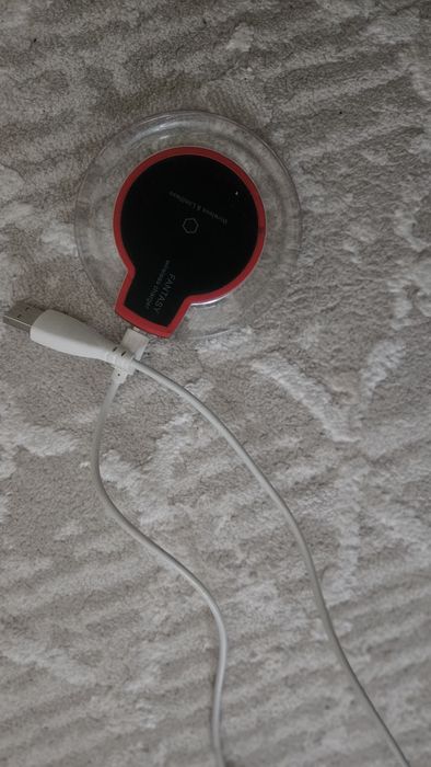 Безпроводная зарядка.