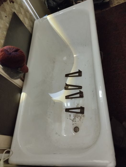 Продаётся ванна новая.