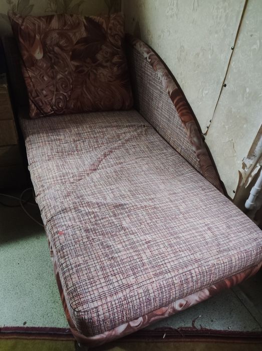 Продам маленький диван