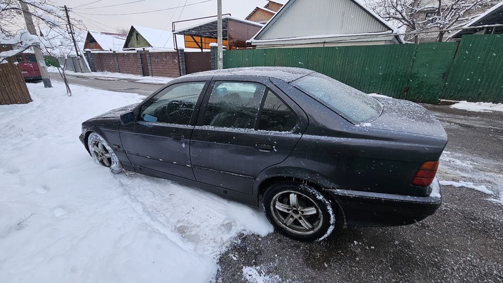 Продажа Бмв 318 м/т