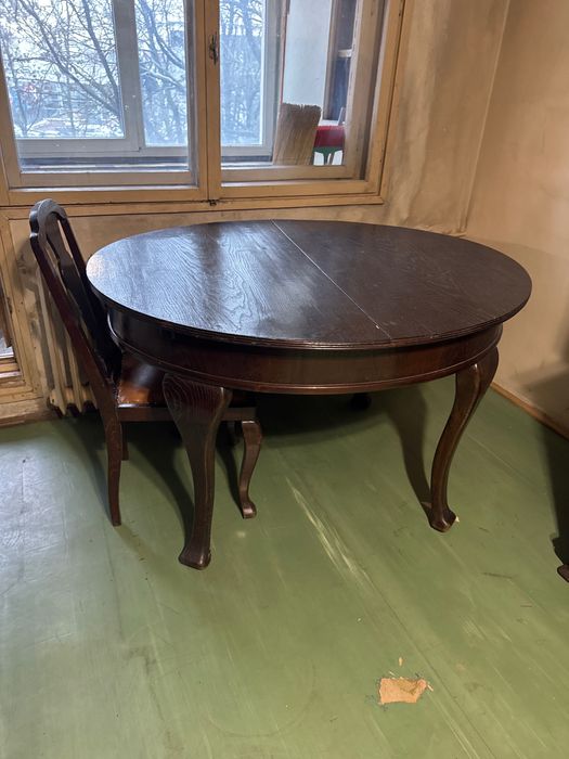 Mobilier de colecție Stil: eclectic interbelic (neoclasic simplificat)