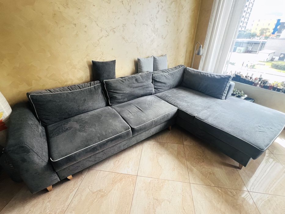 Разтегателен ъглов диван с лежанка — 399 €