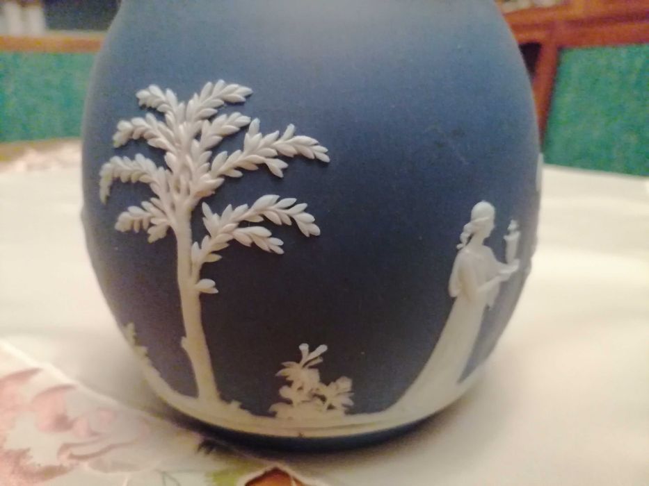 Wedgwood cobalt blue  biscuit barrel EPNS