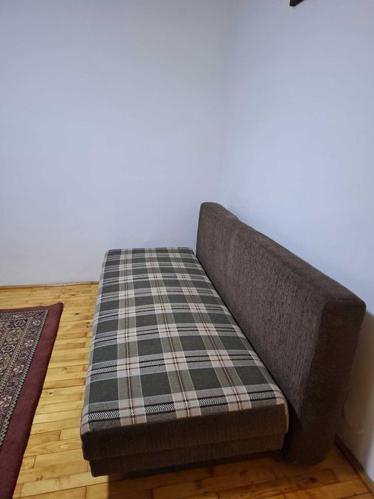 inchiriez garsoniera pe str Dambovitei