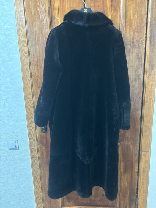 Продам мутоновую шубу