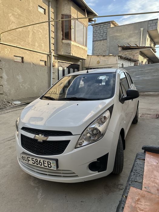 Spark avtomobili sotiladi