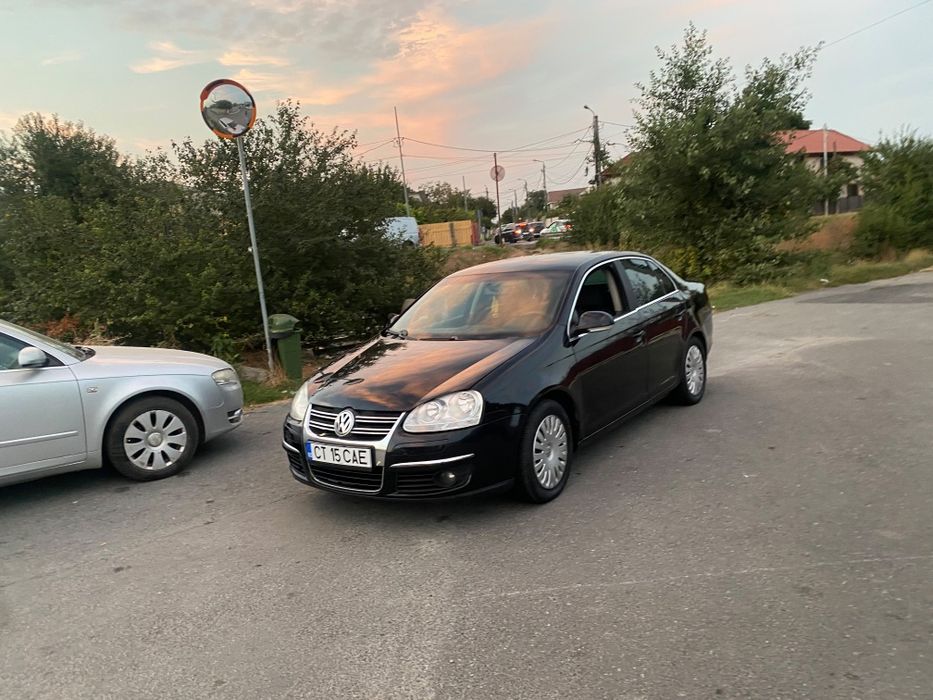 VOLKSWAGEN Jetta