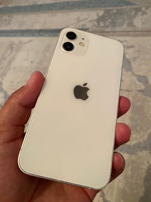 Айфон 12.        .