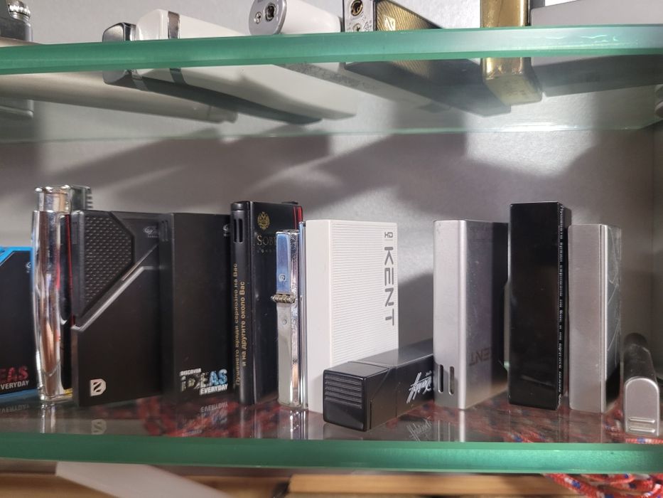 Колекция от запалки и пепелници