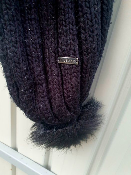 Fular dama cu ciucuri