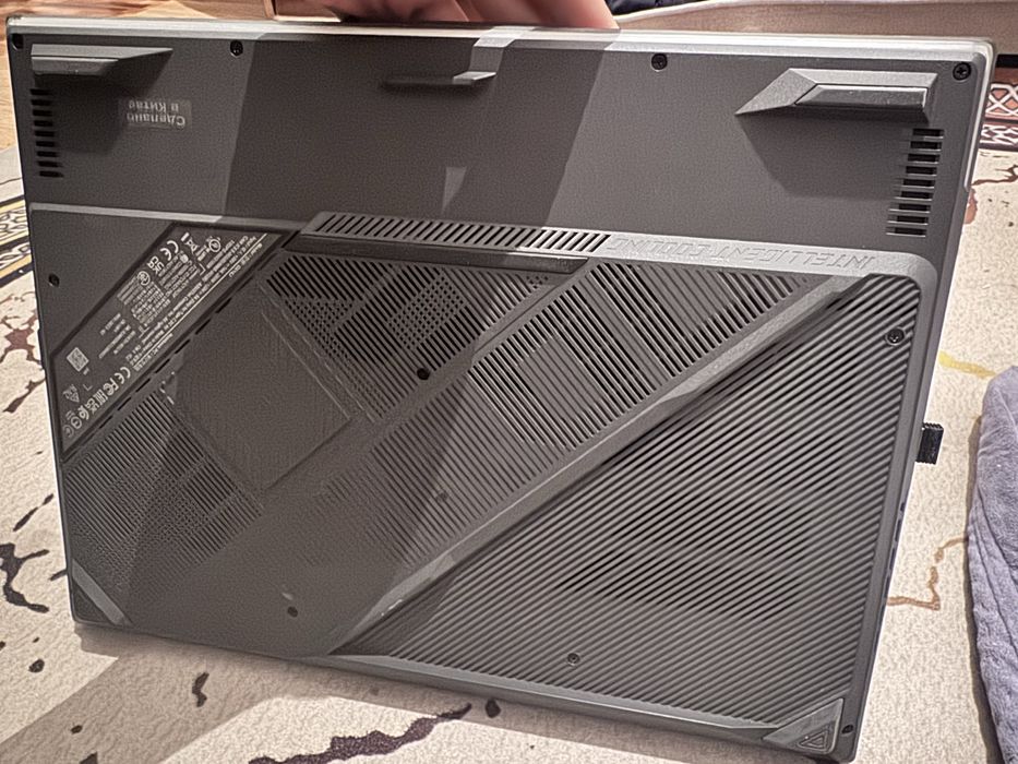 ноутбук Asus rog strix