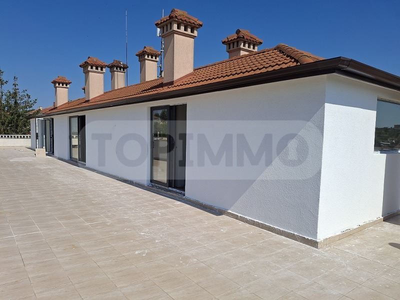 Продава се Тристаен апартамент в Бяла - 136 кв.м за 956 €/кв.м - Снимка #1