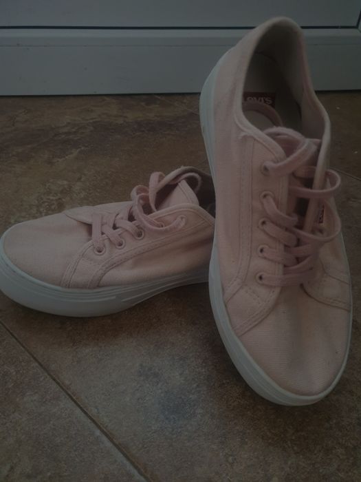 Papuci Levi's  marimea 39