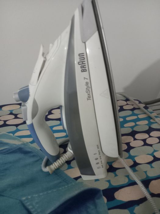 Продам утюг срочна