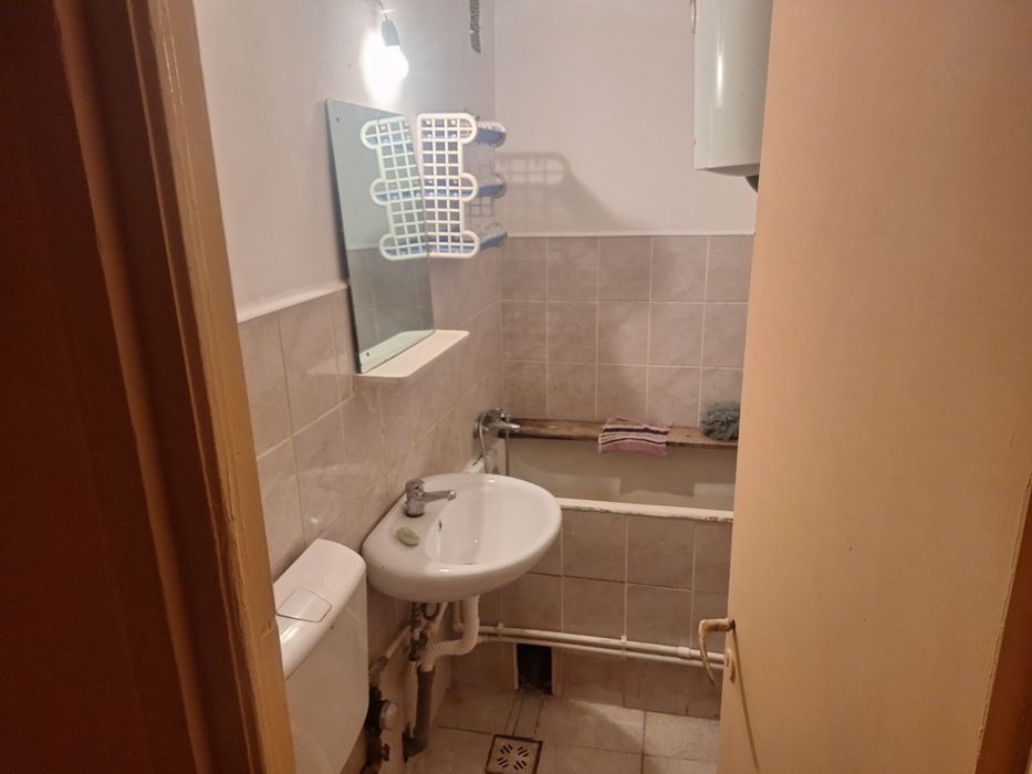 Vand garsoniera etajul 9