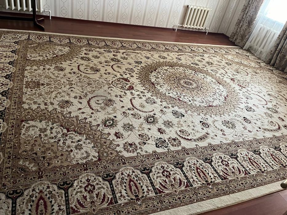 Продам Стол 1,10× 3+3,5,ковер 6×4,стальная гарнитура.