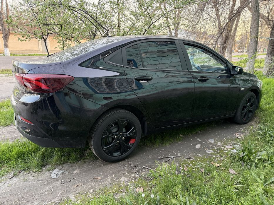 Продается автомобиль Chevrolet Onix
