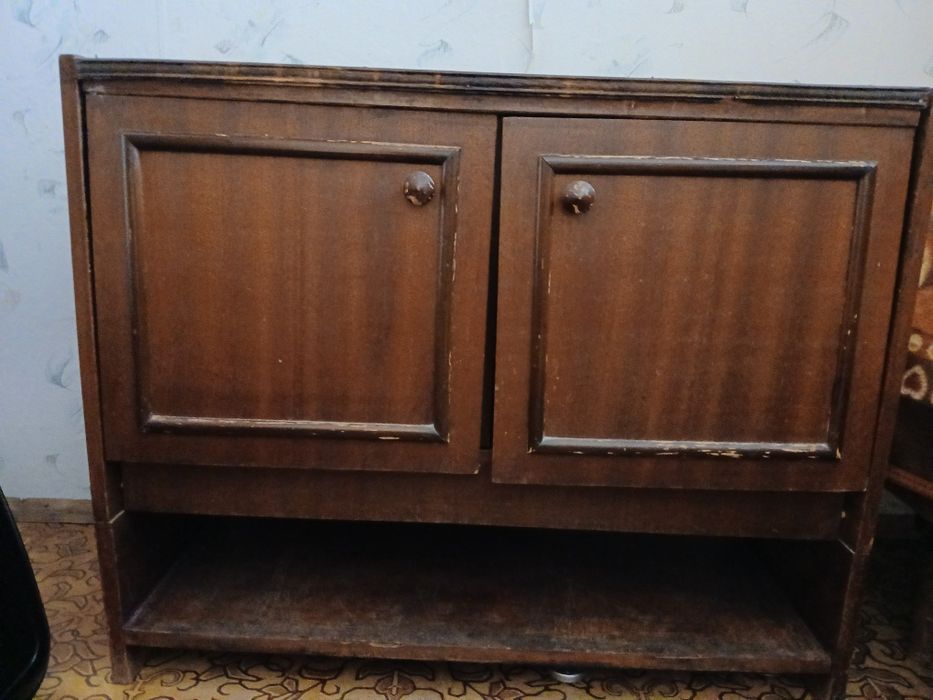 Шкаф кафяв за кухня, детска, антре.