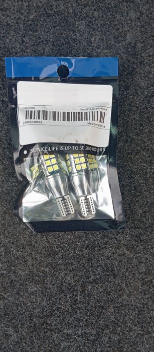 Vând Bec cu led  T15