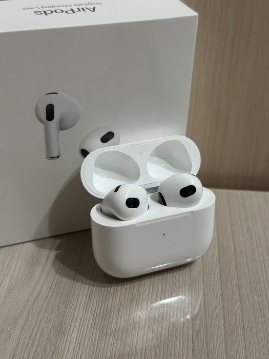Продам Airpods 3