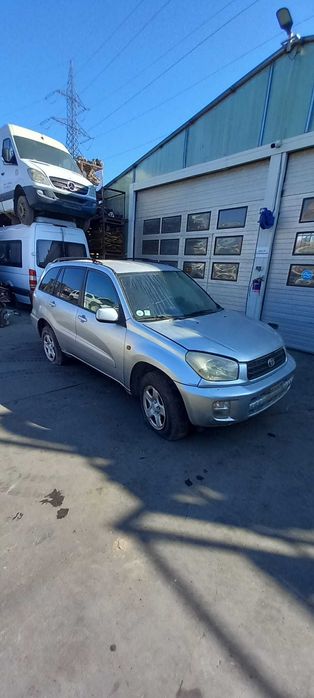 Toyota Rav4 an 2001 Dezmembrez/Dezmembram
