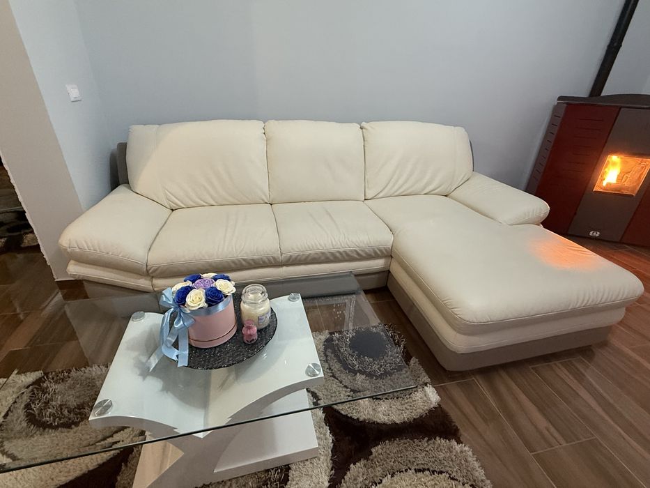 Canapea extensibila in L  cu 3 locuri