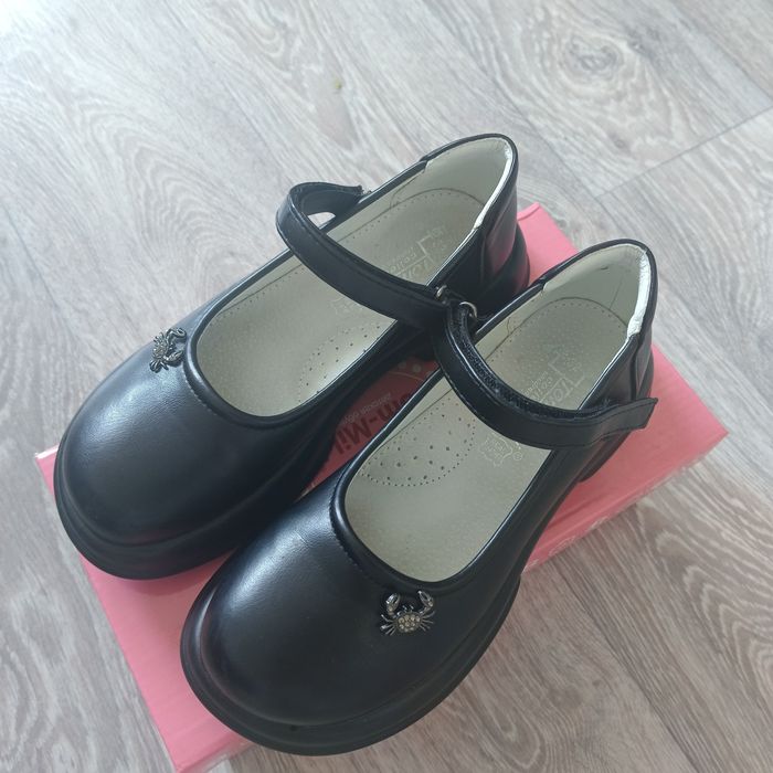 Продам туфли на девочку за 1000 тенге