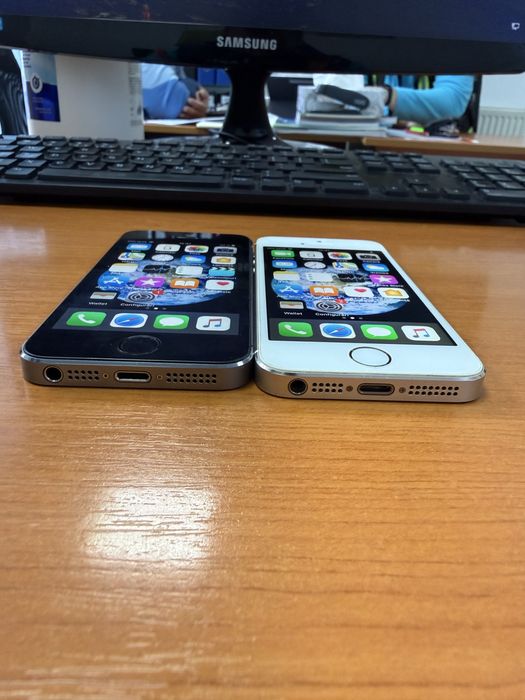 COLECTIE iPhone 5s Gold si Space Grey