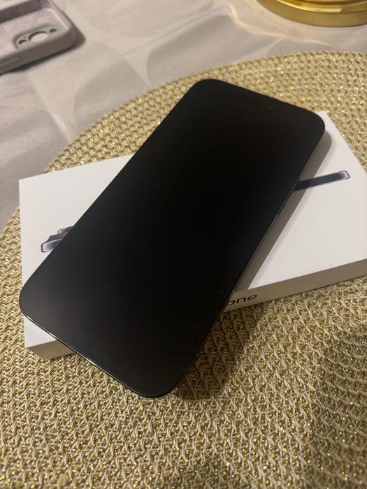 Продавам IPhone 14 Pro maks