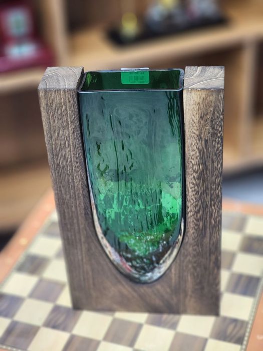 Стильная декоративная ваза для оформления интерьера
940 г · 10 см · 10